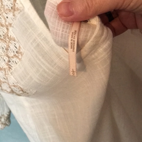 Free People DRESS in Size Large . Colour White with Beige embroidery design - Picture 6 of 10